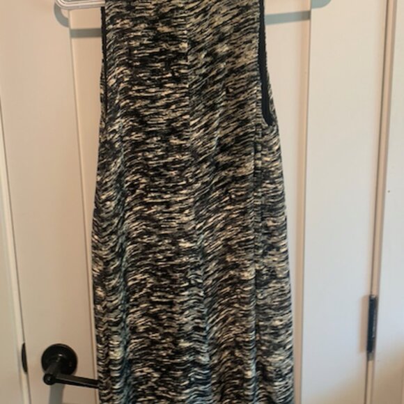 Aritzia Wilfred Free "Devore" velvet burnout dress (black/grey/cream, size XS) - Picture 4 of 4